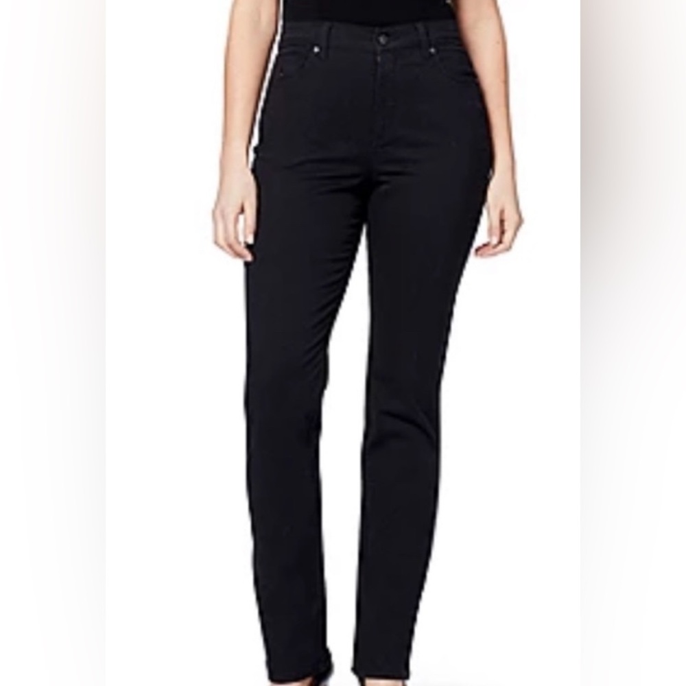Gloria Vanderbilt Women's “Amanda” Classic Straight Jeans, NWT